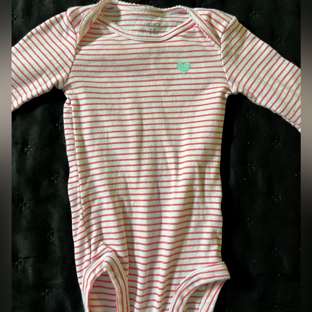 Carter's set of 4 baby girl items - Picture 3 of 5